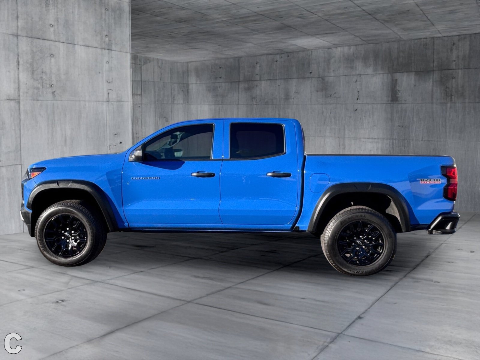 Certified 2025 Chevrolet Colorado Trail Boss AWD/4WD image 3