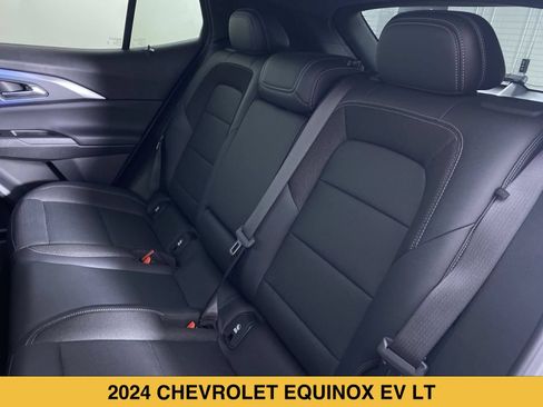 Certified 2024 Chevrolet Equinox EV LT FWD image 12