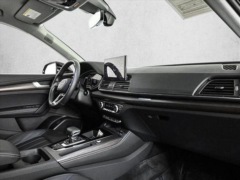 Used 2023 Audi Q5 2.0T Premium Plus w/ Premium Plus Package AWD/4WD image 23