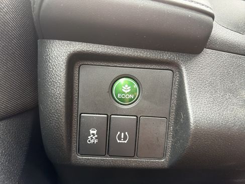 Certified 2021 Honda HR-V LX image 32