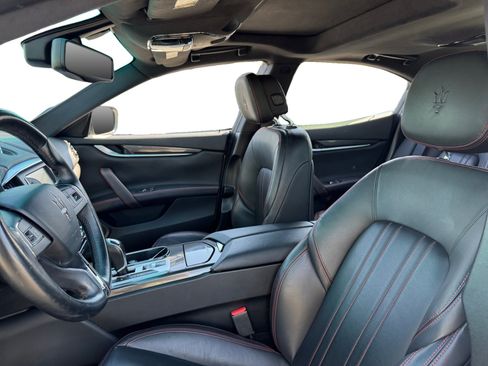 Used 2015 Maserati Ghibli RWD image 9