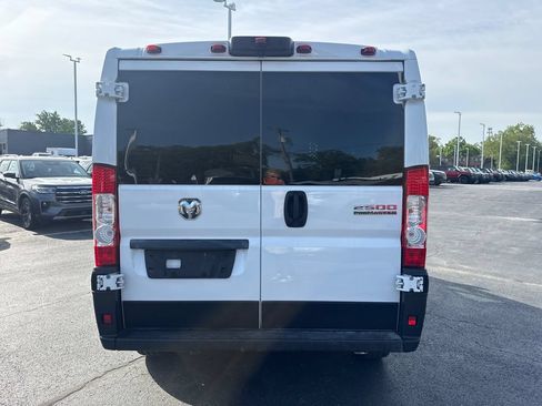 Used 2025 RAM ProMaster 2500 w/ U-Haul Equipment Group FWD image 9