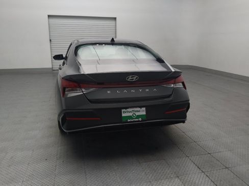 Used 2024 Hyundai Elantra SE FWD image 6