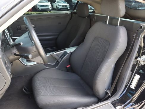 Used 2007 Chrysler Crossfire Coupe image 12