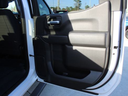 Used 2020 Chevrolet Silverado 1500 Custom Trail Boss w/ Custom Convenience Package image 17