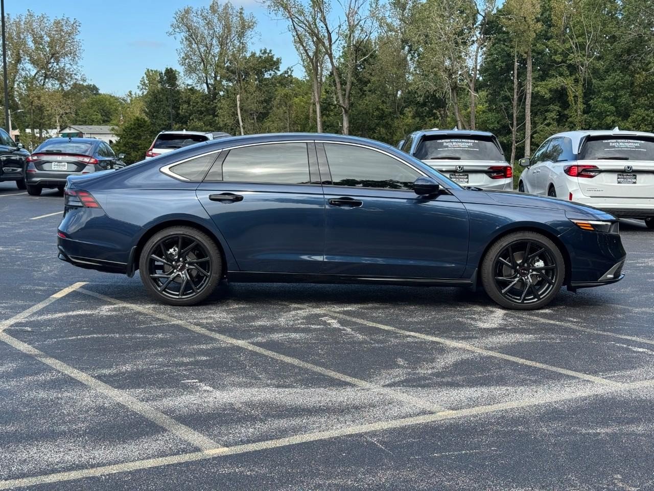 Used 2025 Honda Accord Touring image 3