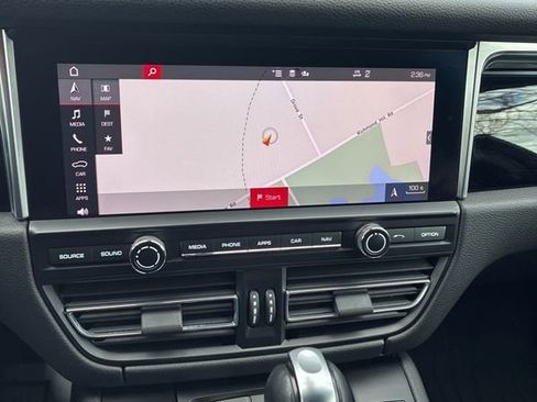 Used 2021 Porsche Macan S image 18