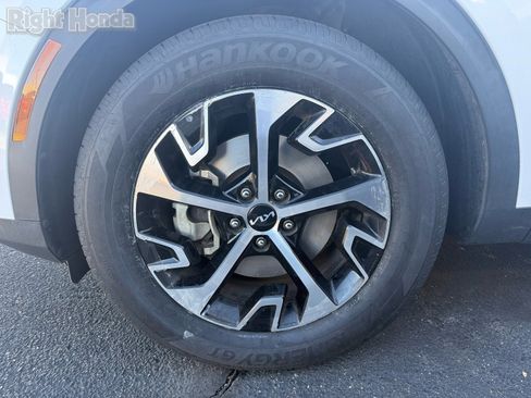Used 2023 Kia Sportage EX image 6