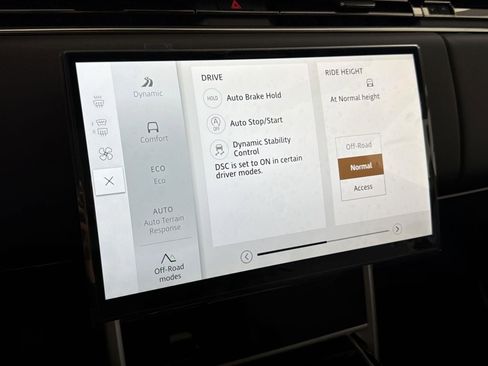 New 2026 Land Rover Range Rover Long Wheelbase SE image 17