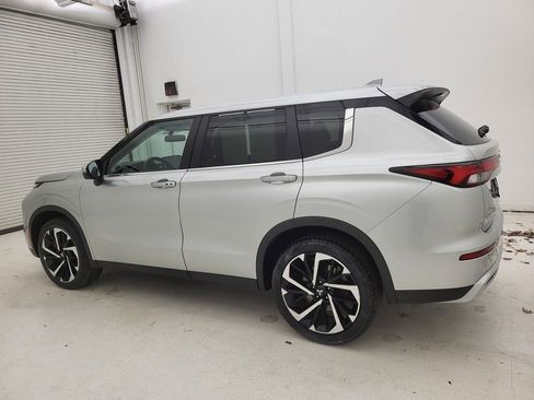 Used 2024 Mitsubishi Outlander FWD image 17