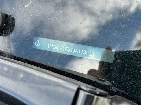 Used 2018 Honda Accord EX-L image 3