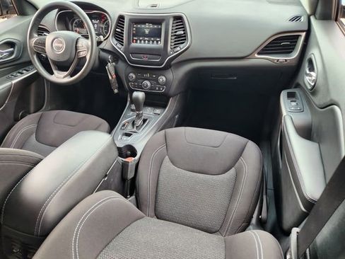Certified 2019 Jeep Cherokee Latitude w/ Popular Appearance Group AWD/4WD image 23