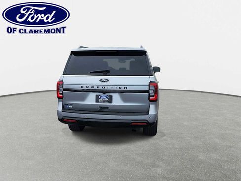 Used 2024 Ford Expedition Limited AWD/4WD image 7