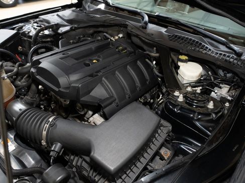 Used 2015 Ford Mustang Premium image 28