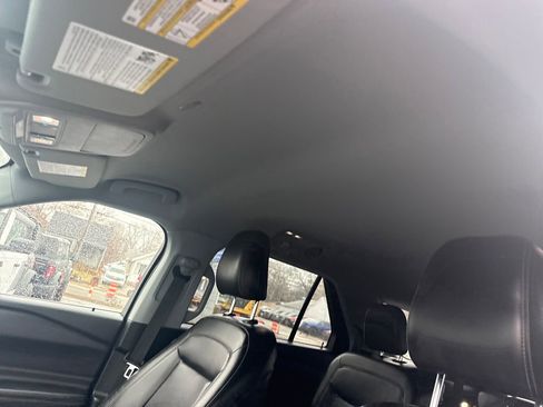 Used 2021 Ford Explorer XLT w/ Equipment Group 202A image 29