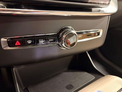 New 2026 Volvo XC90 B6 Plus w/ Protection Package Premier AWD/4WD image 19