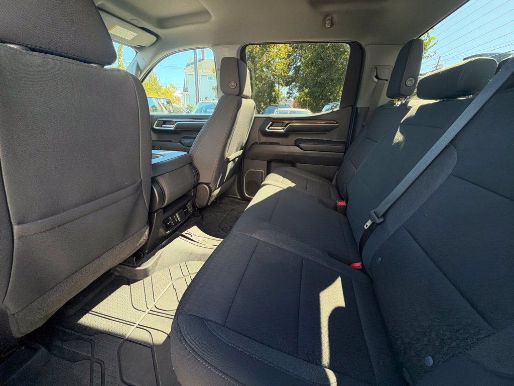 Used 2023 Chevrolet Silverado 1500 RST w/ Redline Edition AWD/4WD image 19