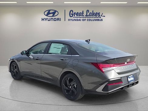 New 2026 Hyundai Elantra SEL Sport Premium FWD image 3