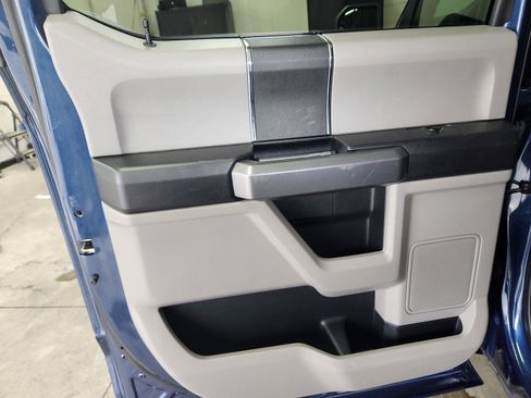Used 2017 Ford F150 XLT RWD image 47