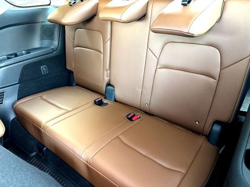 Used 2023 Nissan Pathfinder Platinum image 29