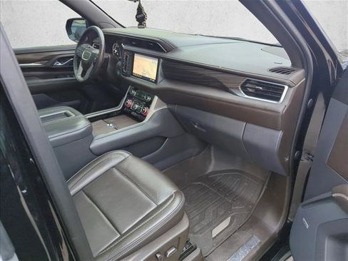 Used 2021 GMC Yukon Denali w/ Denali Premium Package image 24