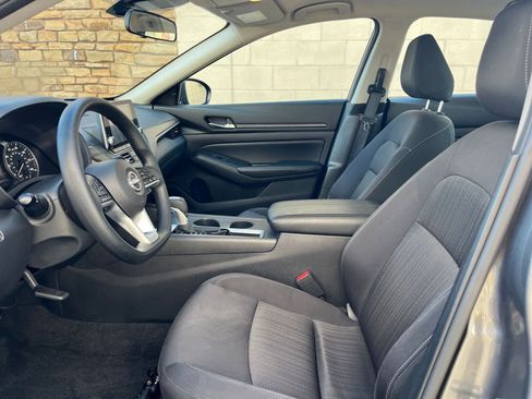 Used 2025 Nissan Altima 2.5 SV image 25