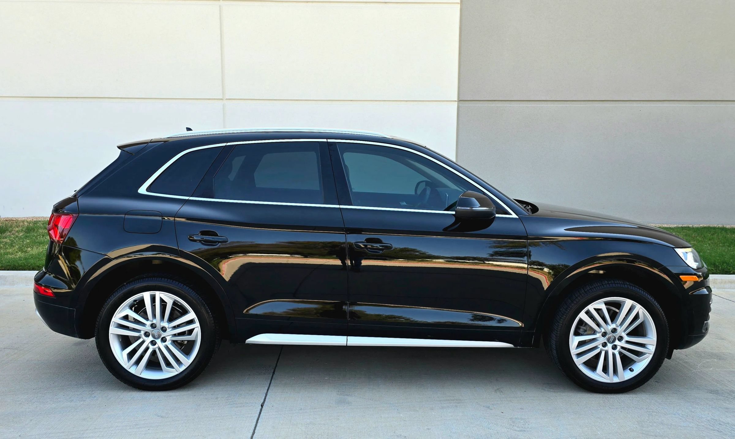 Used 2018 Audi Q5 2.0T Premium Plus w/ Premium Plus Package AWD/4WD image 8