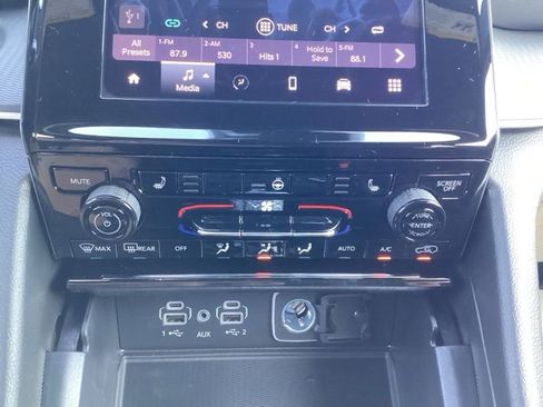 New 2025 Jeep Grand Cherokee L Laredo w/ Luxury Tech Group I AWD/4WD image 38