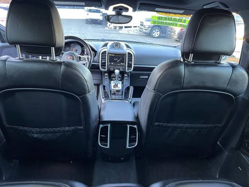 Used 2016 Porsche Cayenne S w/ Premium Package image 22