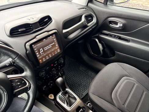 Used 2022 Jeep Renegade Latitude w/ Convenience Group image 15