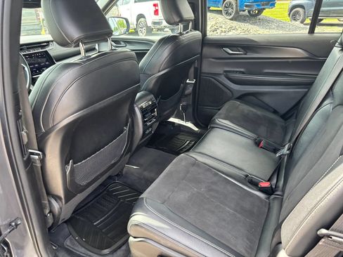 Used 2023 Jeep Grand Cherokee L Laredo AWD/4WD image 14