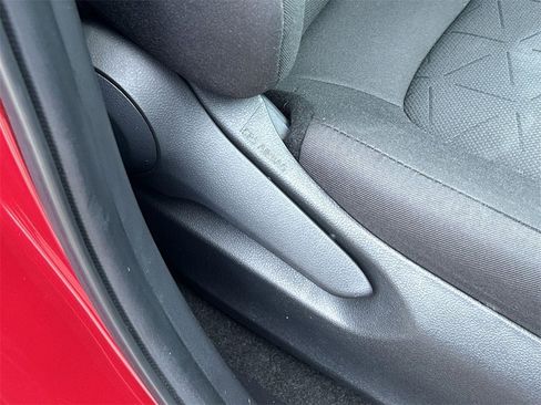 Used 2023 Toyota RAV4 XLE image 31