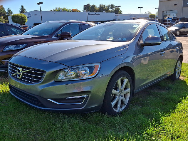 Used 2016 Volvo S60 T5 FWD image 2