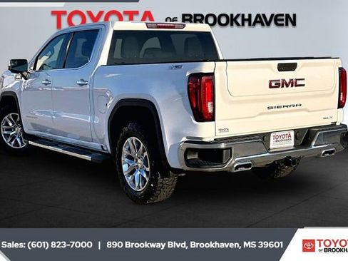Used 2021 GMC Sierra 1500 SLT image 2
