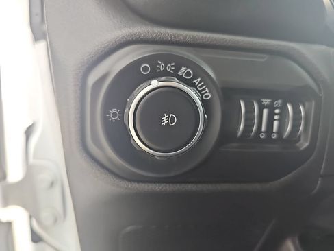 Used 2020 Jeep Wrangler Unlimited Sahara w/ Dual Top Group AWD/4WD image 30