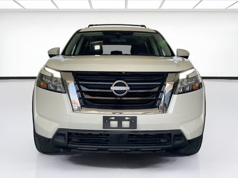 Used 2022 Nissan Pathfinder SV FWD image 2