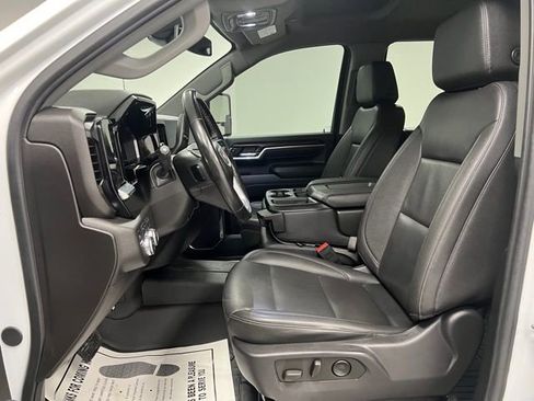 Used 2025 GMC Sierra 3500 SLT image 15