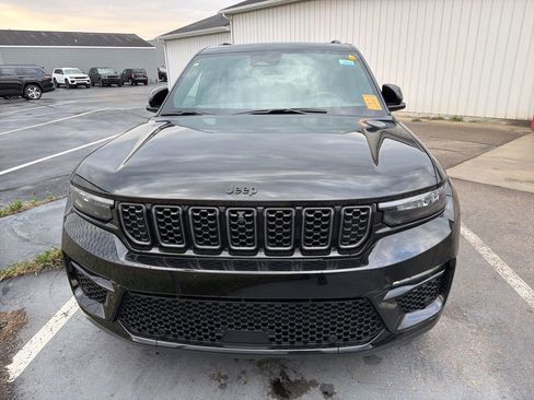 Used 2024 Jeep Grand Cherokee Summit image 2