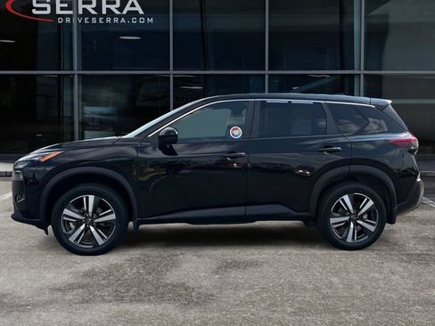 Used 2021 Nissan Rogue S FWD image 2
