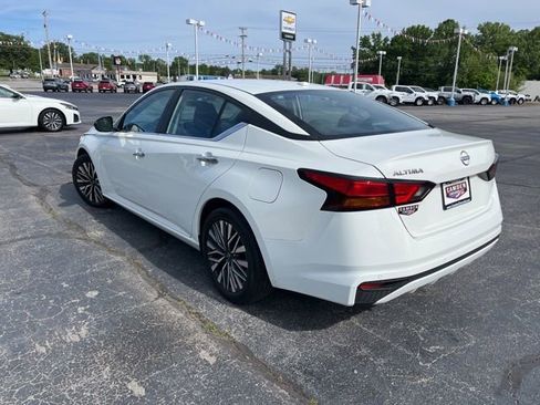 Used 2025 Nissan Altima 2.5 SV FWD image 5