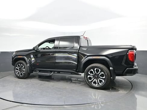 Used 2025 GMC Canyon AT4 w/ Nightfall Edition AWD/4WD image 8