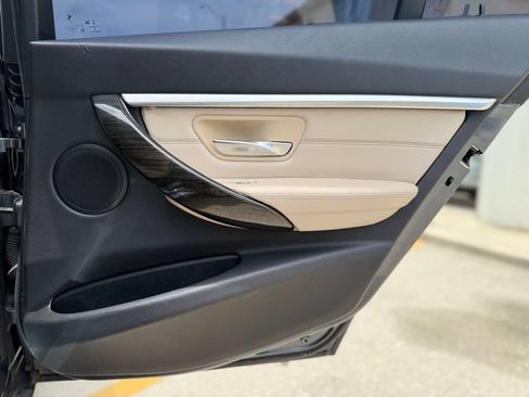 Used 2018 BMW 330i xDrive Sedan w/ Convenience Package AWD/4WD image 22