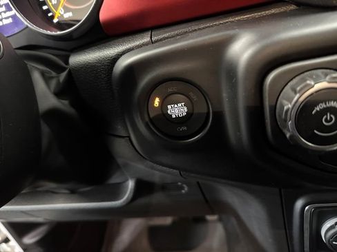 Used 2023 Jeep Gladiator Rubicon w/ LED Lighting Group AWD/4WD image 20