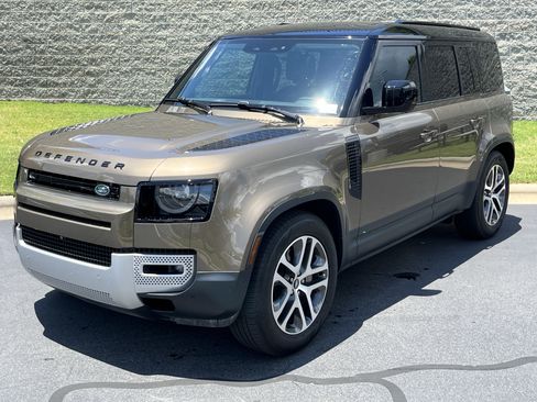 Used 2025 Land Rover Defender 110 S AWD/4WD image 1