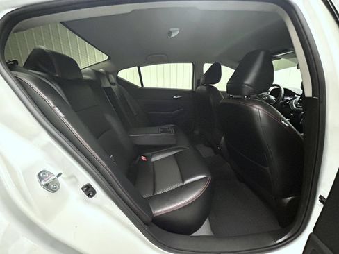 Used 2023 Nissan Altima 2.5 SR FWD image 18
