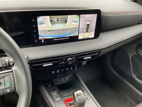 Used 2025 Nissan Kicks SR AWD/4WD image 14