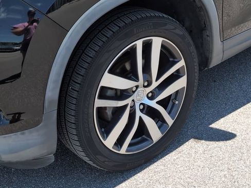 Used 2018 Honda Pilot Elite image 11