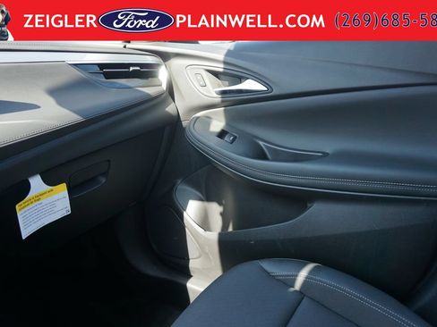 Used 2024 Buick Encore GX Preferred FWD image 30