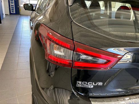 Certified 2022 Nissan Rogue Sport SL w/ Premium Package AWD/4WD image 33