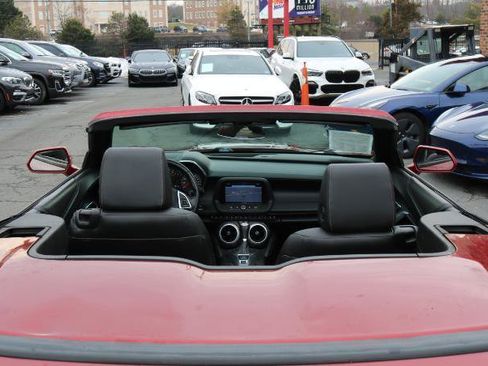 Used 2017 Chevrolet Camaro SS image 9